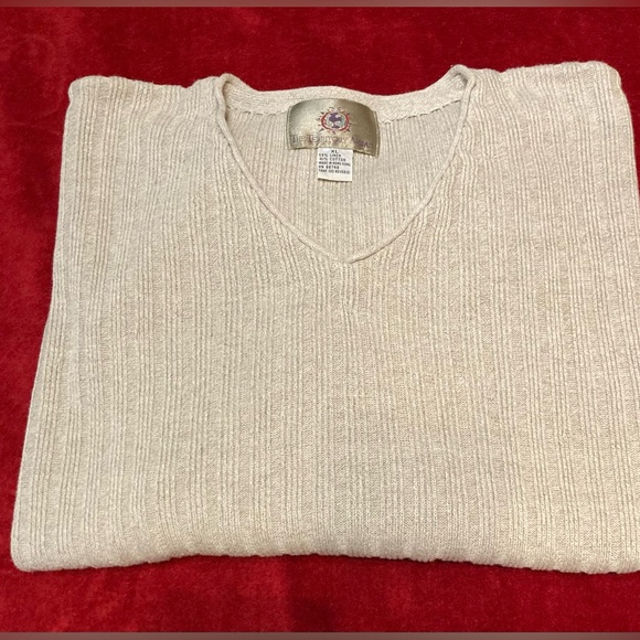 Long sleeve, V-neck, overhead men’s sweater, cream colored in linen/cotton blend - Picture 4 of 11